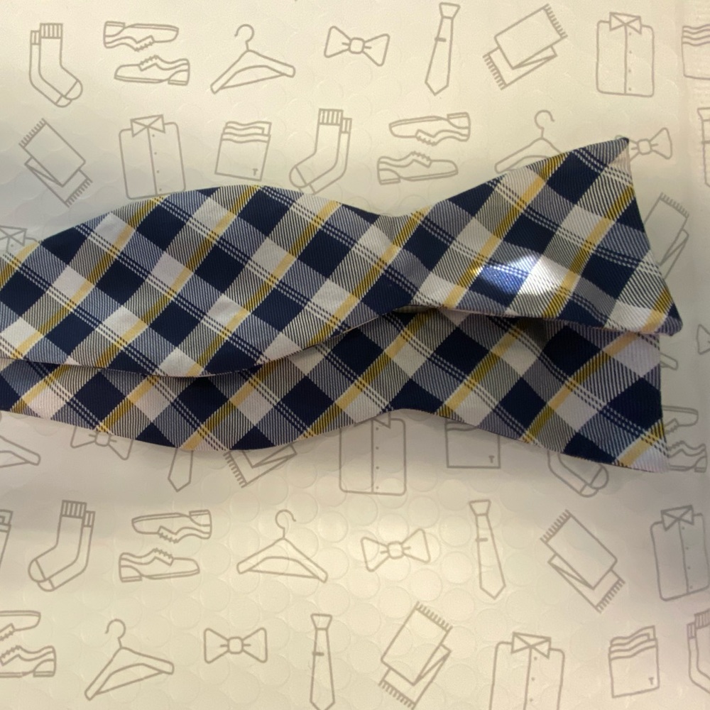 Countess Mara Plaid Bow Tie